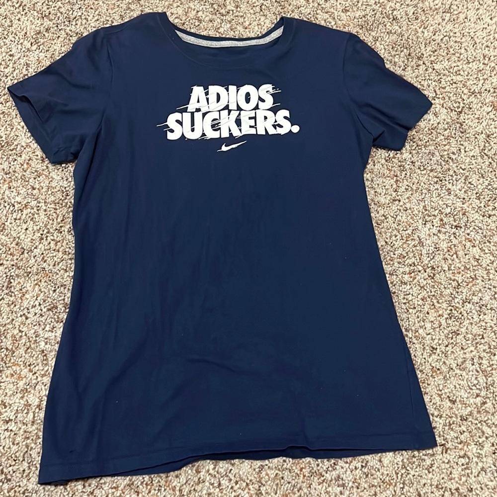 Girls Nike T-shirt